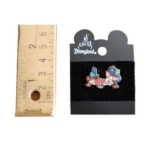 Disney Winnie the Pooh Piglet Sleeping in Flower Bed Disneyland DLR Pin